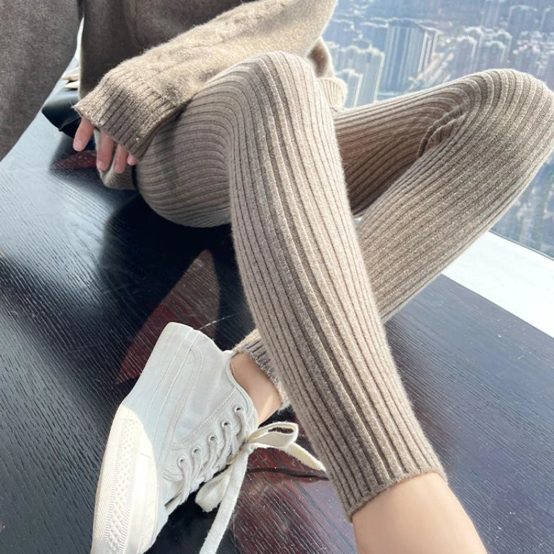 Woman's Ankle Length Slim Leggings
