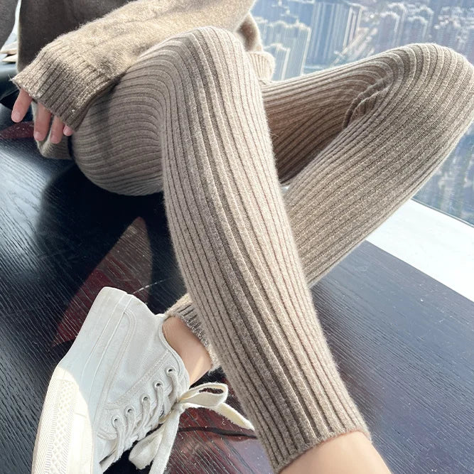 Woman's Ankle Length Slim Leggings