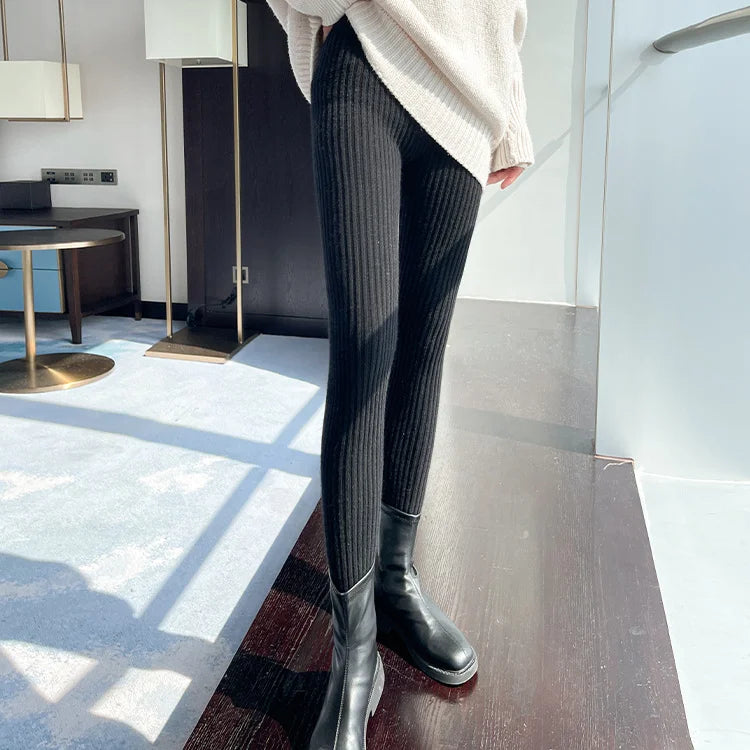 Woman's Ankle Length Slim Leggings