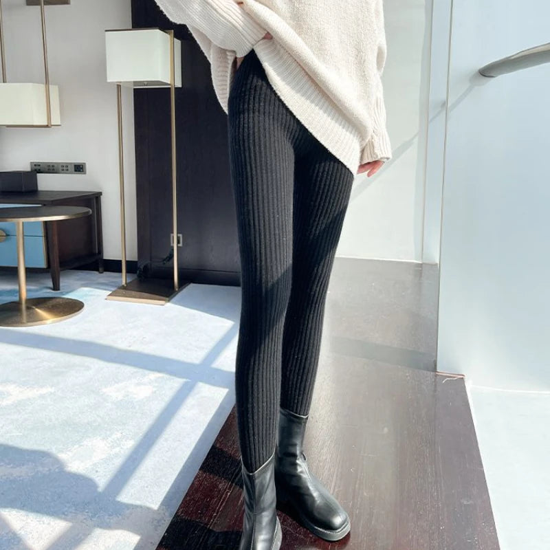 Woman's Ankle Length Slim Leggings